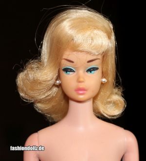 1963 Fashion Queen Barbie #870 with blonde wig