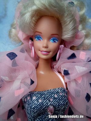 1989 Super Style Barbie  #1283 Europe