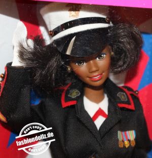 1992 Stars 'n Stripes - Marine Corps Barbie AA #7594