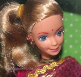 1993 Barbie in India, blonde #9910, Leo Mattel