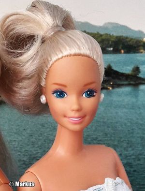 1993 Fun To Dress / Zieh-mich-an Barbie #3240