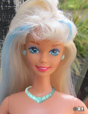 1996 Foam 'n Color Barbie, blue #15099