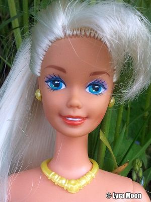 1996 Foam 'n Color Barbie, yellow #15098