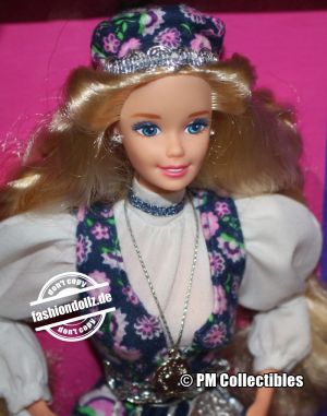 1996 Dolls of the World - Norwegian Barbie #14450