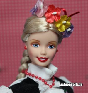 1998 Dolls of the World - Polish Barbie #18560