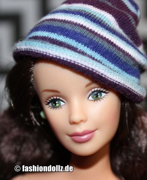 1999 Corduroy Cool / Style Barbie, brunette #24659
