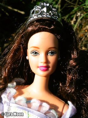 2001 Princess Barbie,  brunette #28231