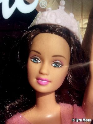 2002 Pretty Princess Barbie, brunette #52773