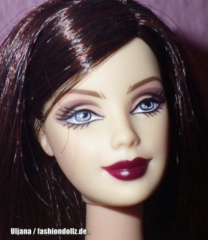 2004 The Birthstone Collection - 01 January Garnet Barbie C5331