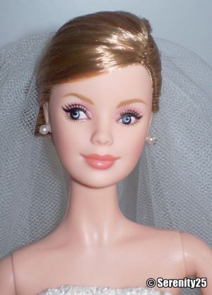 2005 Carolina Herrera Bride Barbie, blonde B9797