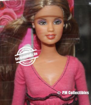 2006 Fashion Fever - Dress Up Dresser Barbie  J0669