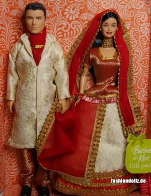 2008 (Boxdate) Barbie in India - Barbie and Ken Gift Set P6876 red-white 05