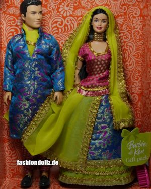 2008 (Boxdate) Barbie in India - Barbie and Ken Gift Set P6876 yellow-blue 03