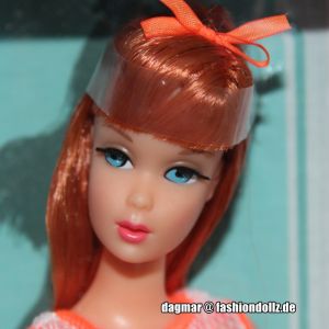 2009 Twist 'N Turn Barbie Doll, Repro N4976