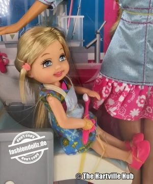 2010 Barbie I Can Be Dentist Playset with Kelly #R4301