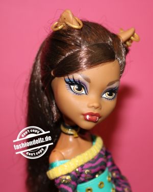 2011 Monster High Wave 2 School's Out Clawdeen Wolf #V7990