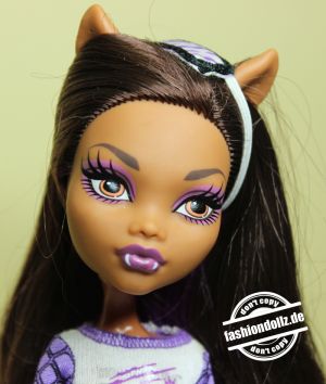 2011 Monster High Room to Howl Clawdeen Wolf Playset #W2577  