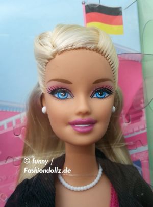 2013 I can be... / Ich wäre gern... Kanzlerin Barbie BDD64