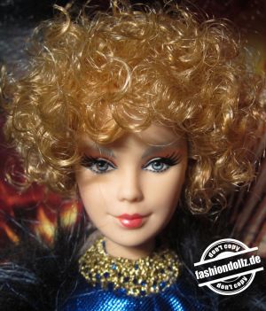2013 The Hunger Games - Effie Trinket Barbie (4)