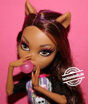 2014 Monster High Ghoul Sport Physical Deaducation Clawdeen Wolf #BJR12