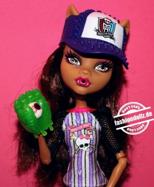 2014 Monster High Ghoul Sport Physical Deaducation Clawdeen Wolf #BJR12 