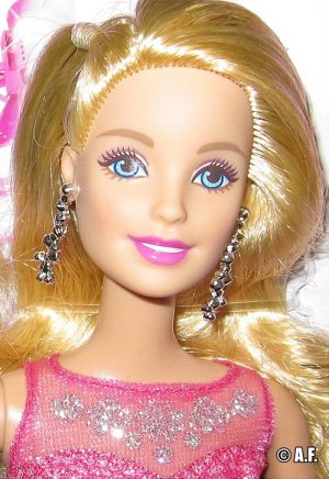 2015 Pink & Fabulous Barbie CHH04