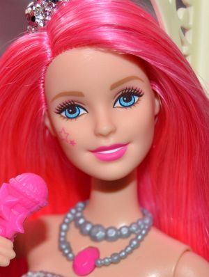 2015 Barbie in Rock N’ Royals -       Courtney CKB57