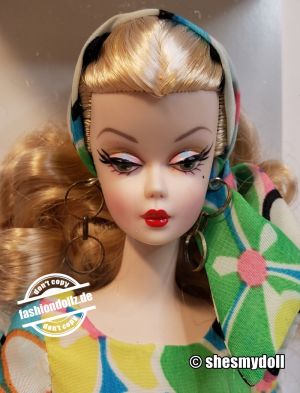 2015 GAW Convention Barbie - Groovy in London
