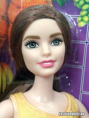 2016 Barbie Careers - Smoothie Chef Barbie DNC71