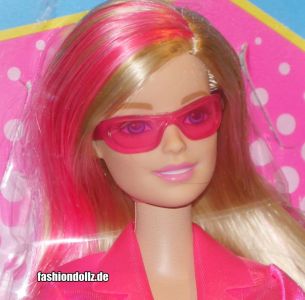 2016 Spy  Squad - 2 in 1 Secret Agent Barbie DHF17