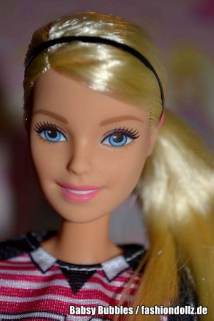 2017 Made to Move - Soccer Player Barbie DVF69
