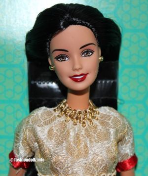 2018 Barbie visits Taj Mahal #P8228