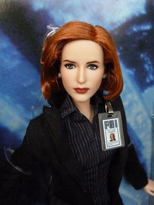 2018 The X-Files Agent Dana Scully Barbie #FRN95