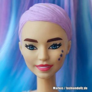 2020 Color Reveal Wave 3 Barbie #1 Rain
