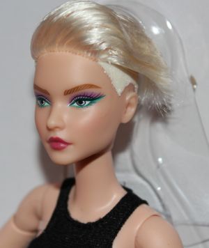 2021 Barbie Looks        HCB78, Model #9 (Andra)