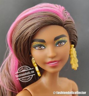 2021 Color Reveal Wave 8 - Party Barbie #5 GTR96