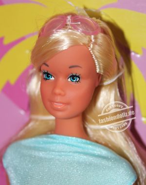 2021 Malibu Barbie Giftset, Barbie #GTJ86