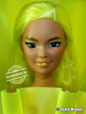 2022 Chromatic Couture Convention Barbie, yellow #HCC03
