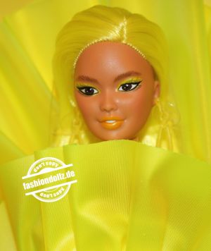 2022 Chromatic Couture Convention Barbie, yellow  #HCC03