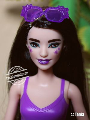 2022 Cutie Reveal Wave 4 Toucan Barbie  #HKP00