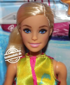 2022 You can be anything - Marine Biologist Barbie #HMH26