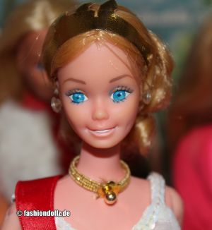 1980 Dolls of the World  - Royal U.K. Barbie  #1601