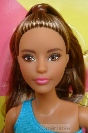 2023 Barbie Looks Model #15      HJW82
