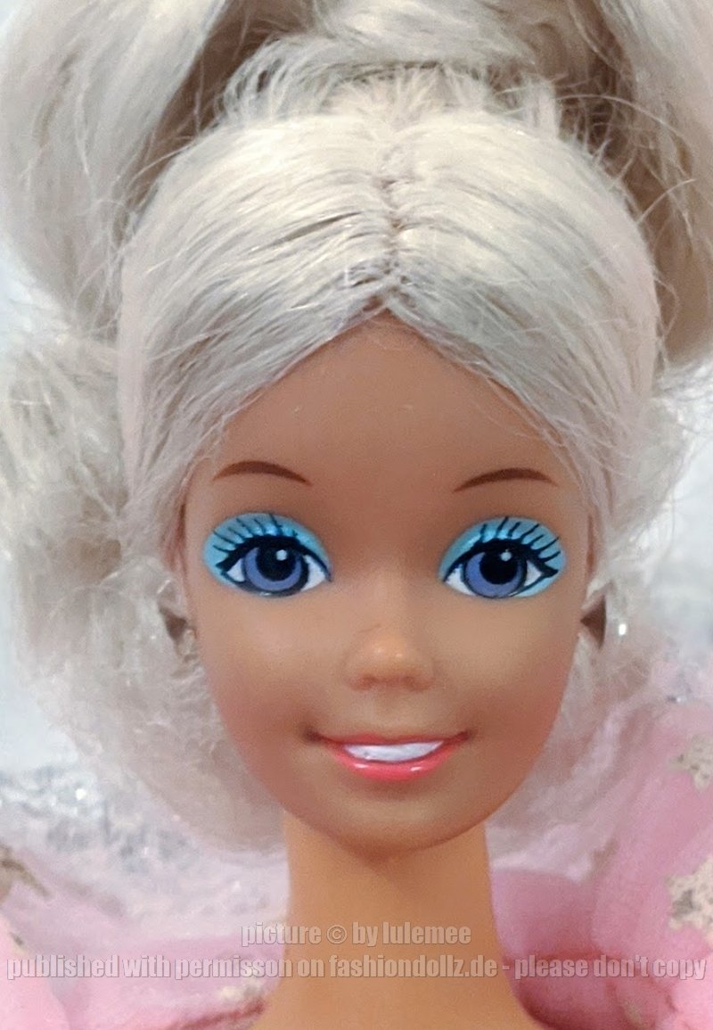 1986 Dream Glow Barbie #2248 China, Variante