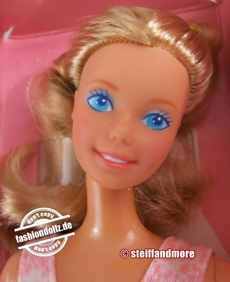1988 Fun to Dress Barbie #4558