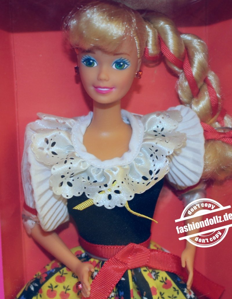 1991 Dolls of the World - Czechoslovakian Barbie #7330