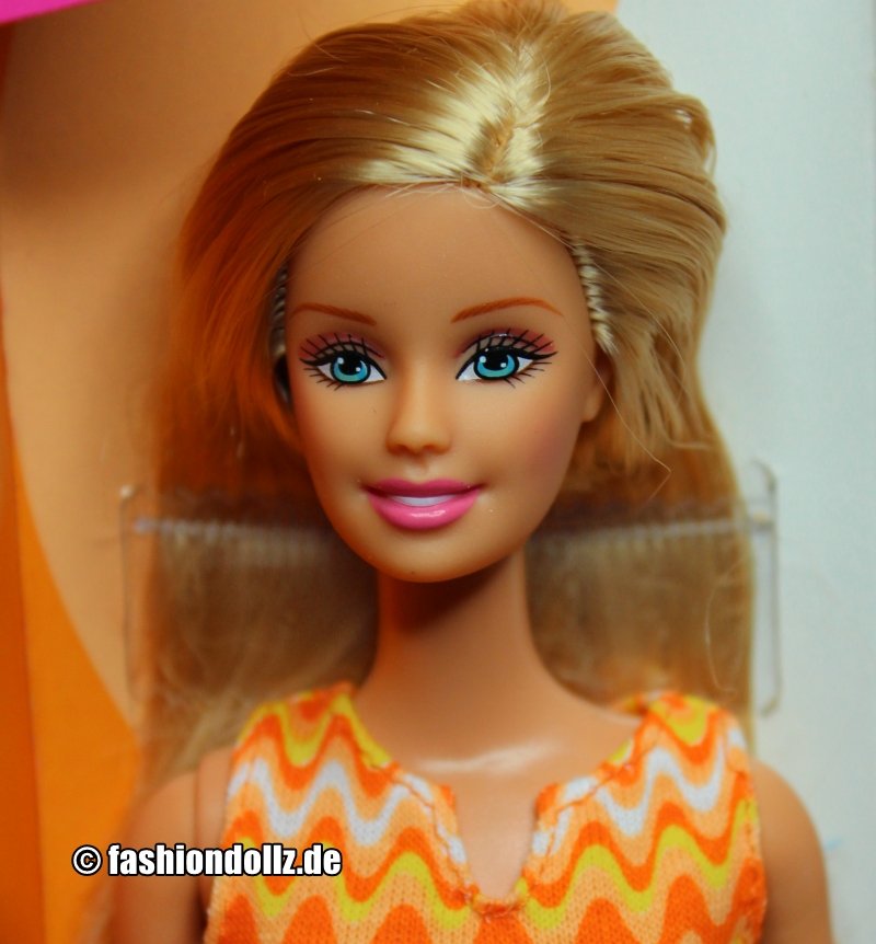 2004 Chic Barbie, yellow dress B8838