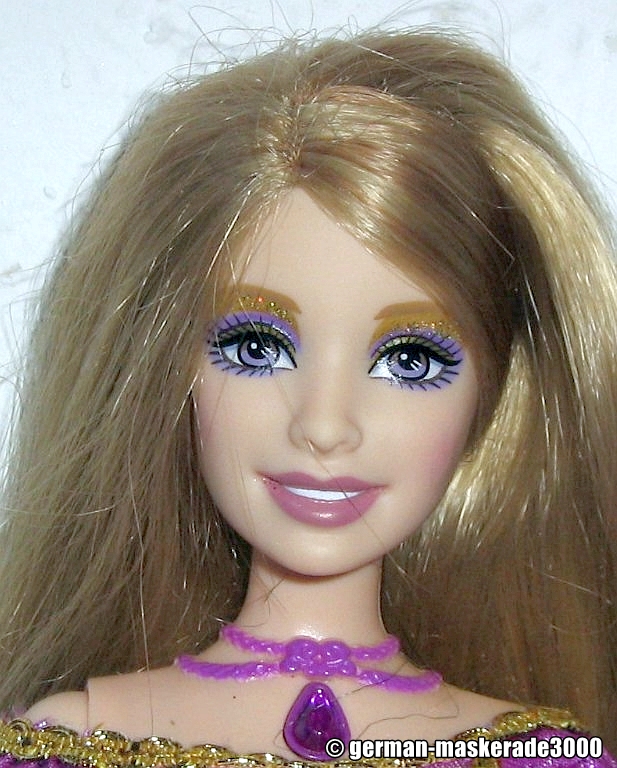 2007 Barbie as the Island Princess - Luciana, sings English K8105