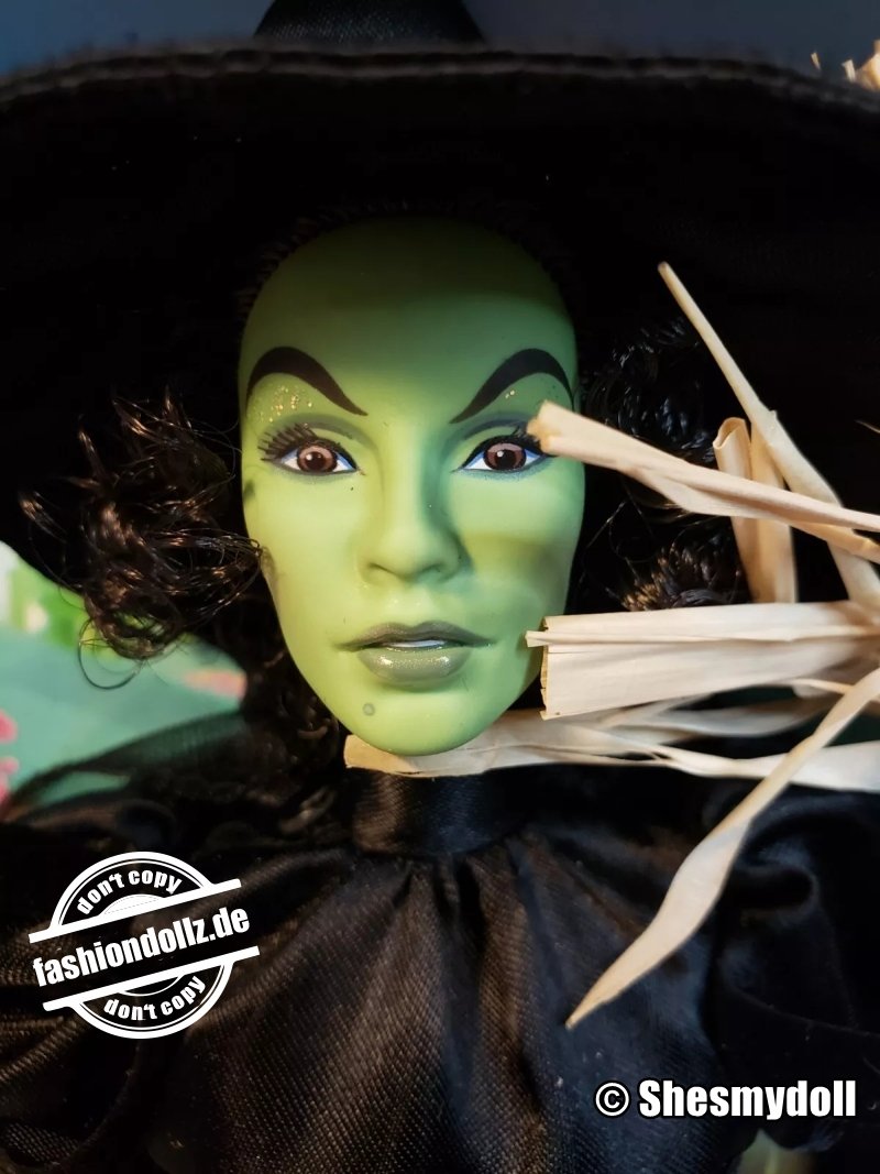 2007 The Wizard Of Oz - Wicked Witch of the West Barbie #K8685