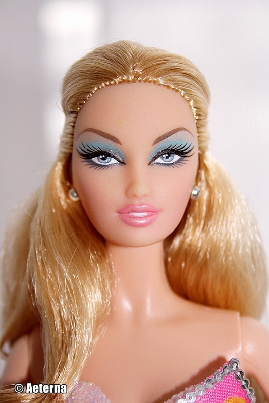 2009 Generations of Dreams Barbie, blonde N6571